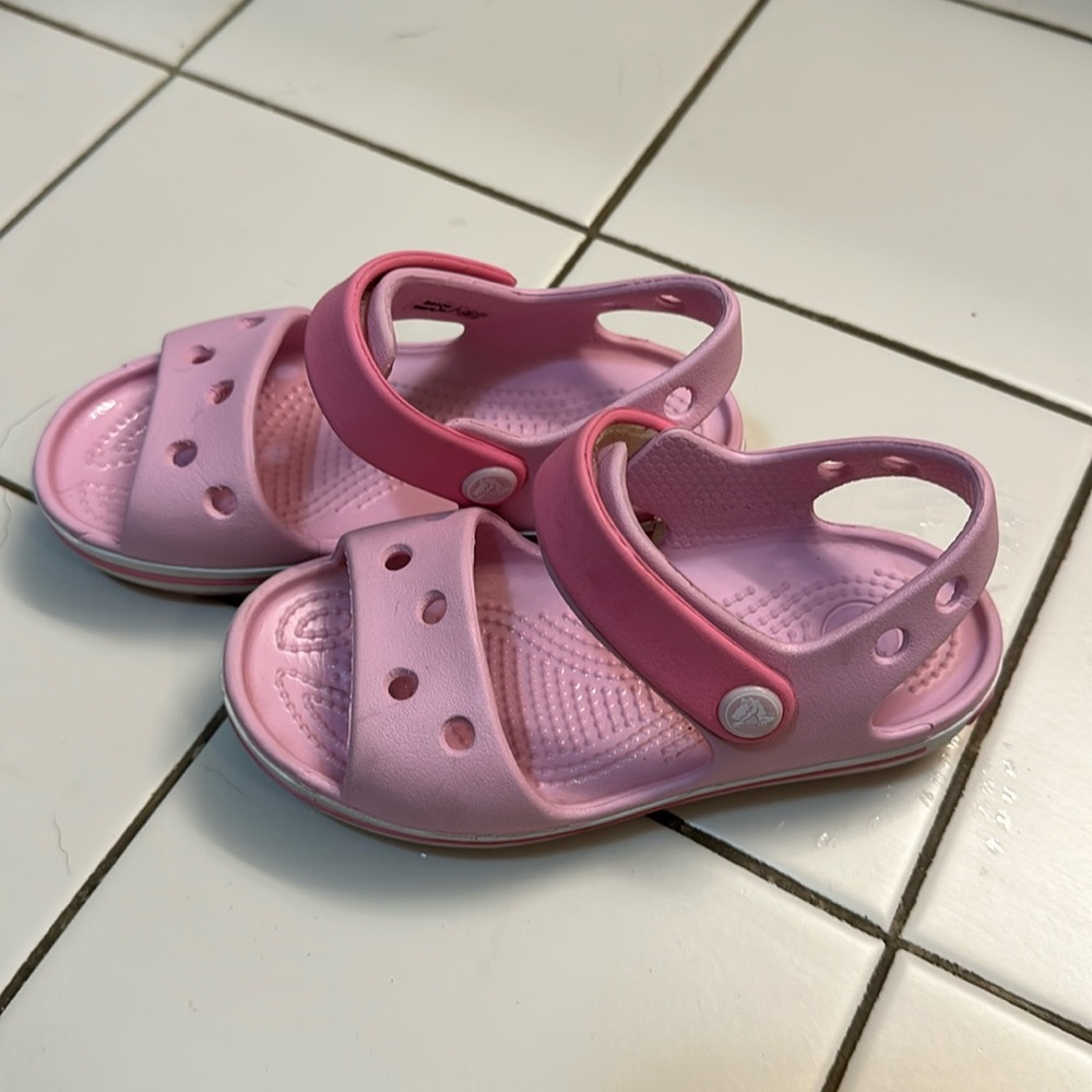 Size 9 pink crocs sandals